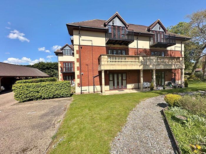 2 Bedroom Flat For Sale In Orsett Village, RM16