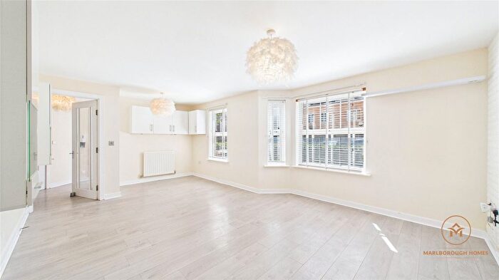 2 Bedroom Flat To Rent In Bushy Close, Romford, Essex, RM1