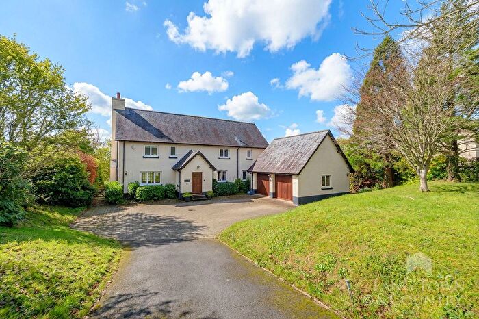 5 Bedroom Detached House For Sale In Hawkmoor Parke, Bovey Tracey, Devon, TQ13