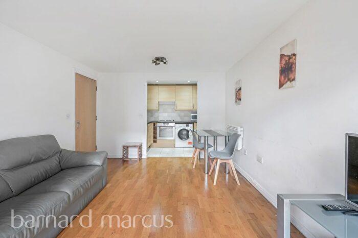 2 Bedroom Flat To Rent In Highfield Road, Feltham, TW13