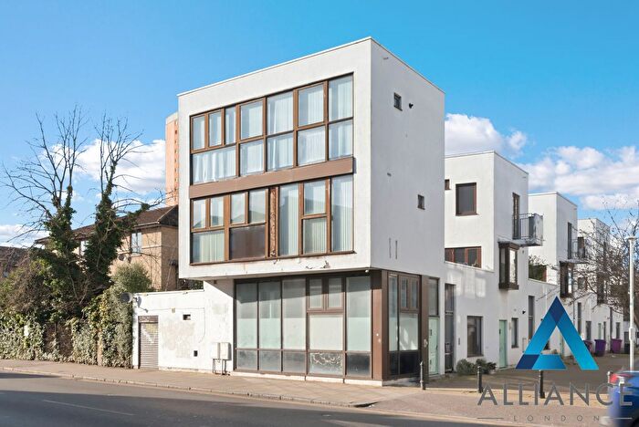 Studio To Rent In Eden Way, Bow, E3