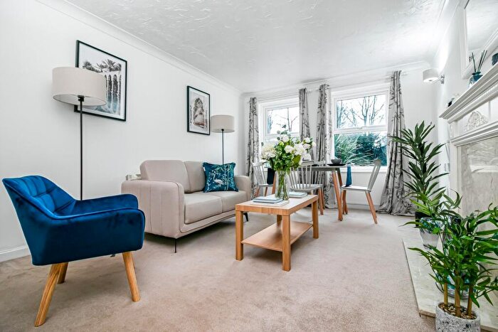 2 Bedroom Retirement Property For Sale In Elmwood Court, High Street, Baldock, SG7