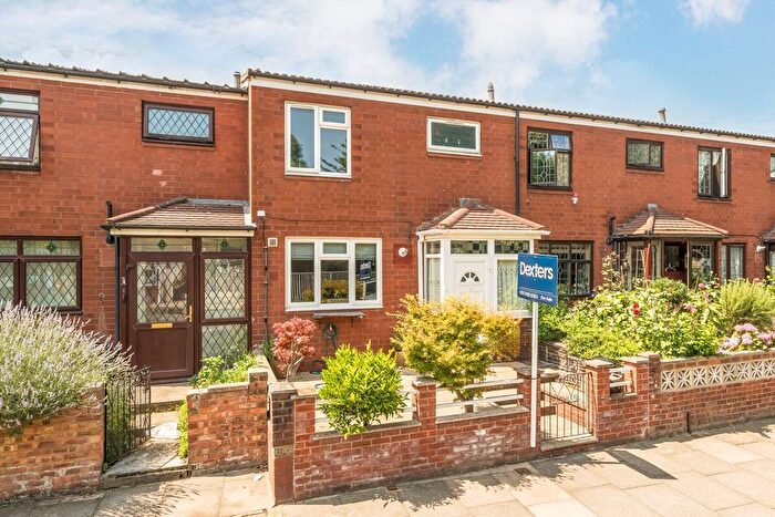 3 Bedroom Terraced House For Sale In St. Rule Street, Battersea, SW8