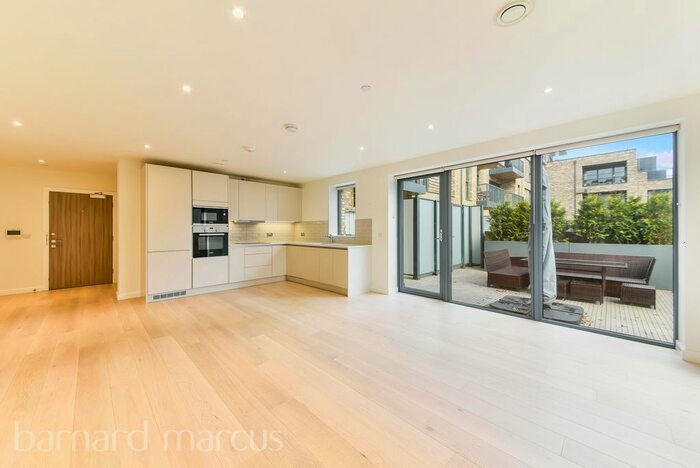 2 Bedroom Flat To Rent In Beatrice Place, London, SW19