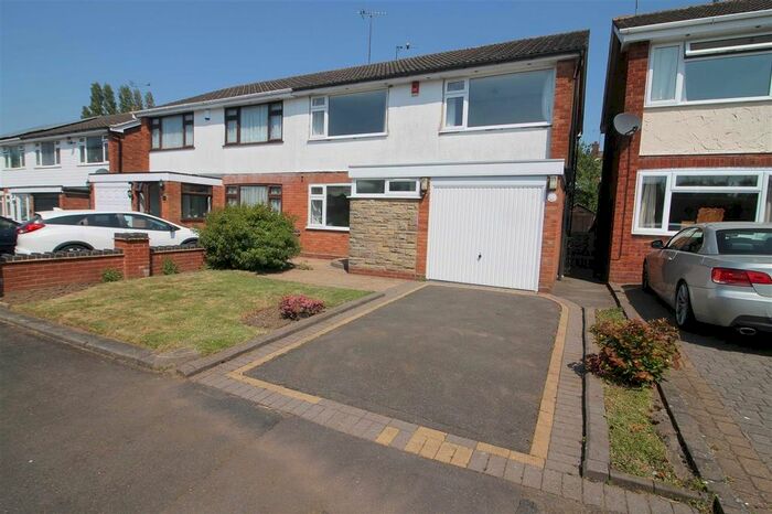 3 Bedroom Semi-Detached House To Rent In Helston Road, Walsall, WS5