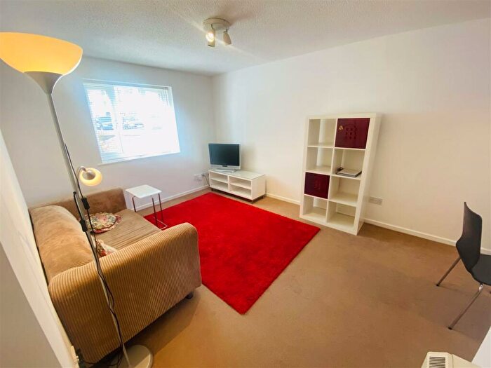 2 Bedroom Flat To Rent In B Caslon Court, Somerset Street, Bristol, BS1