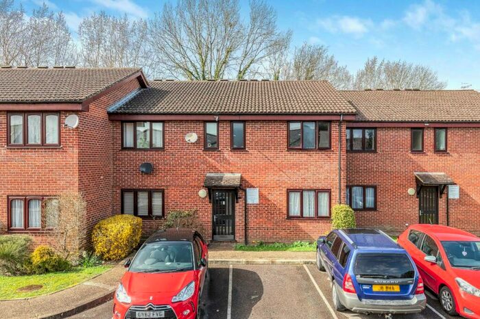 1 Bedroom Apartment To Rent In Junction Close, Burgess Hill, West Sussex, RH15