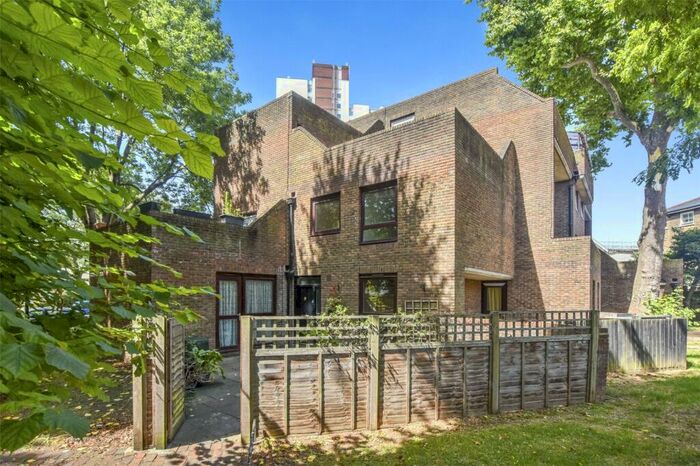 3 Bedroom Flat To Rent In Malden Crescent, Camden, London, NW1