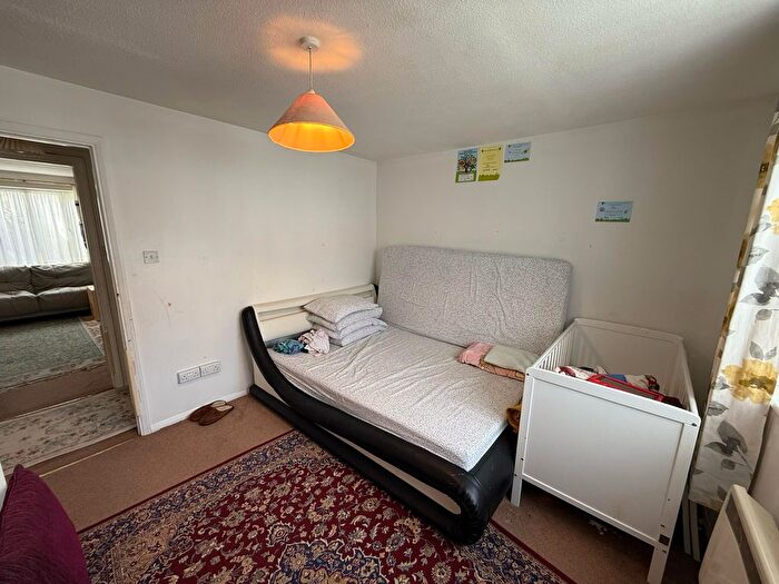1 Bedroom Maisonette To Rent In Oakcroft Close, Pinner, HA5