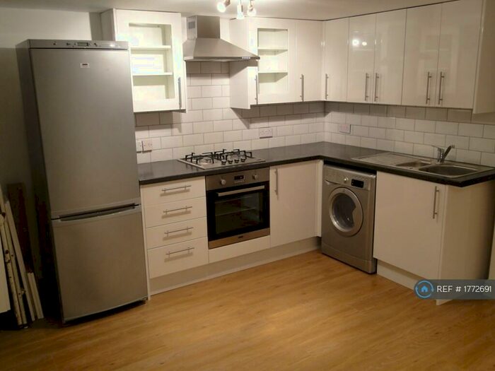 2 Bedroom Flat To Rent In William Street, Reading, RG1