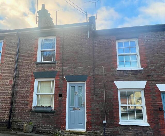 2 Bedroom Cottage To Rent In Henry Street, Tring, HP23