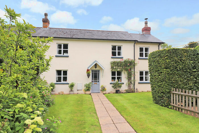 3 Bedroom Semi-Detached House For Sale In Upham Street, Upham, SO32