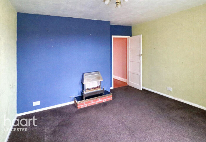 3 Bedroom End Of Terrace House For Sale In Davenport Road, Leicester, LE5