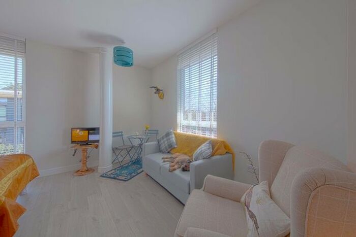 1 Bedroom Studio To Rent In Clivemont Road, Maidenhead, SL6