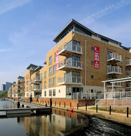 3 Bedroom Flat To Rent In Tallow Road, Brentford, TW8