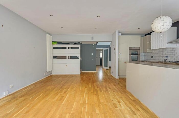 4 Bedroom Terraced House To Rent In Caroline Close, Croydon, CR0