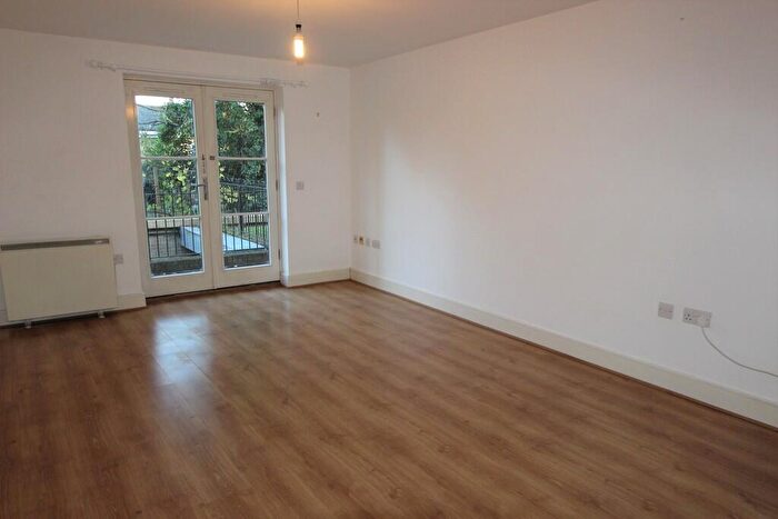 2 Bedroom Flat To Rent In Starlings Bridge, SG5