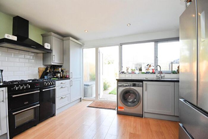 3 Bedroom Terraced House For Sale In Lucksfield Way, Great Baddow, Chelmsford, CM2
