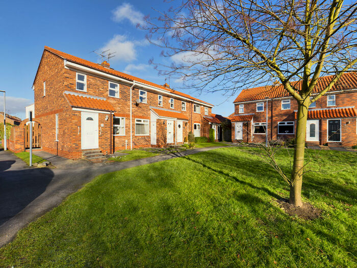 2 Bedroom Terraced House To Rent In Minster Avenue, HU17