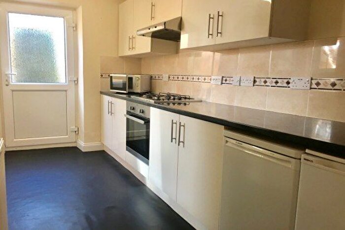 1 Bedroom Flat To Rent In Haystone Place, Plymouth, PL1
