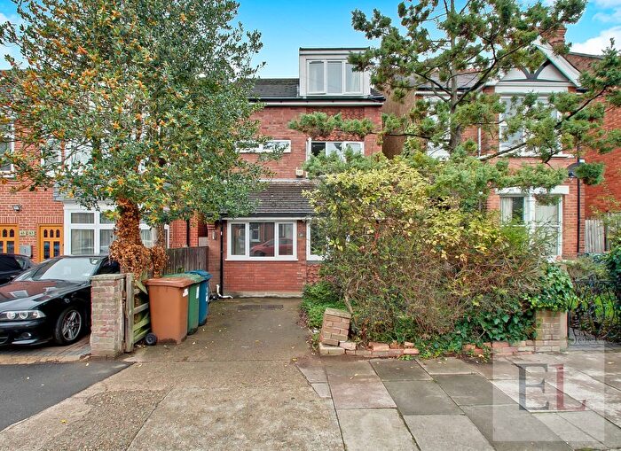 4 Bedroom Detached House To Rent In Salisbury Road, Harrow, HA1