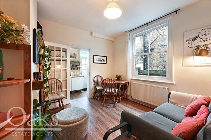 2 Bedroom Apartment For Sale In St Louis Road, West Norwood, SE27