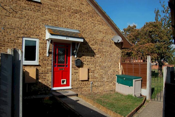 1 Bedroom End Of Terrace House To Rent In Foxgrove, Milton Regis, Sittingbourne, Kent ME10