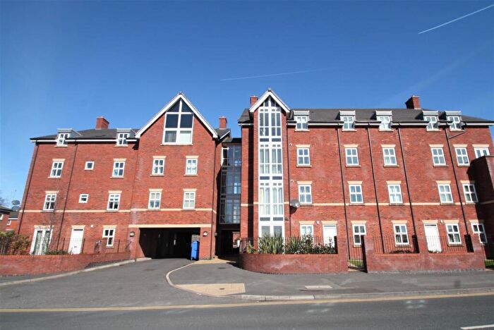 2 Bedroom Flat To Rent In Clarendon Place, Eccles, M30