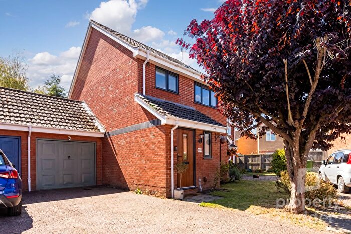 3 Bedroom End Of Terrace House For Sale In Harvest Close, Hainford, NR10