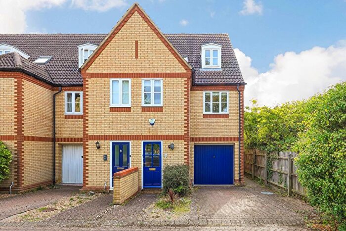 4 Bedroom Semi Detached House For Sale In Limetree Close, Cambridge, CB1
