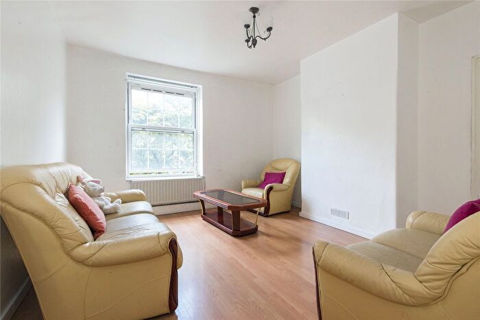 3 Bedroom Flat To Rent In Bath Terrace, London, SE1