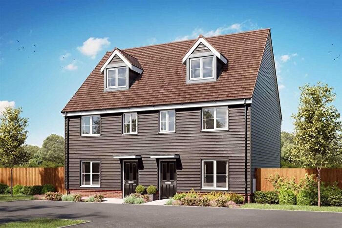 3 Bedroom Town House To Rent In Warsash, Southampton, SO31