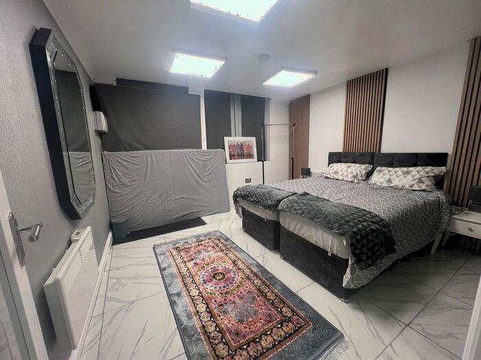 1 Bedroom Flat To Rent In Biscot Road, Luton, LU3