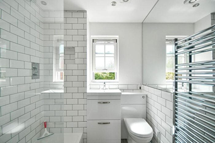 2 Bedroom Apartment To Rent In Flowers Yard, Chippenham, SN15