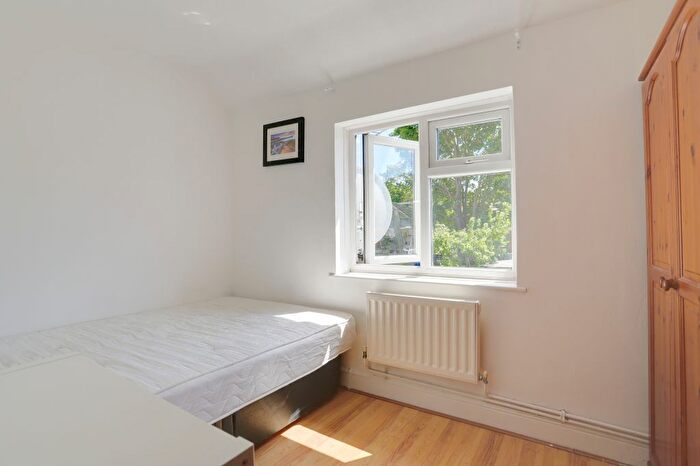 5 Bedroom End Of Terrace House To Rent In Central Avenue, Enfield, EN1