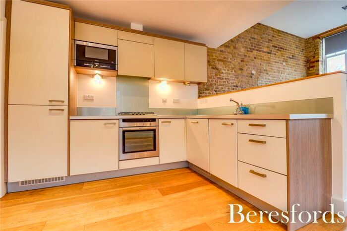 2 Bedroom Duplex For Sale In Myers Court, The Galleries, CM14