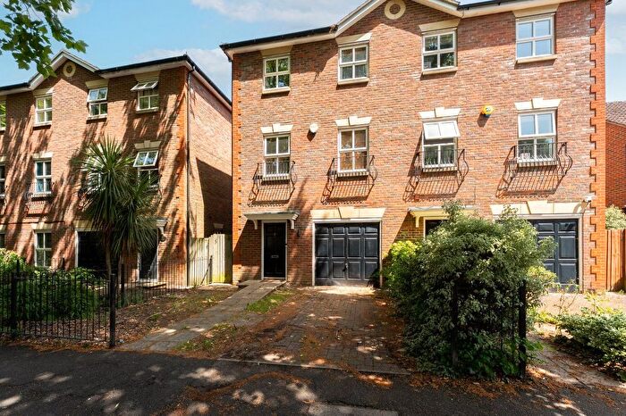 5 Bedroom Semi Detached House For Sale In Overton Road, Sutton, SM2