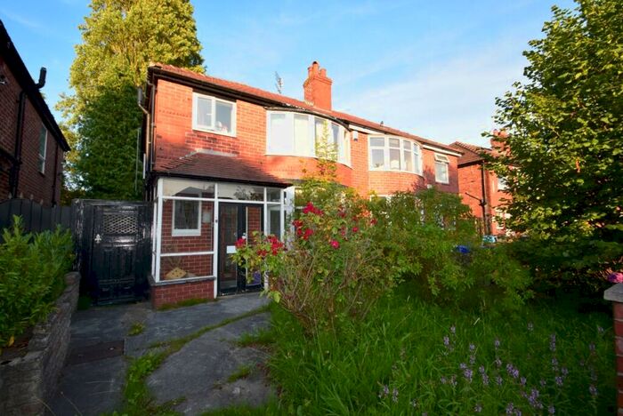 4 Bedroom Semi-Detached House To Rent In Parrs Wood Rd, Withington, Manchester., M20