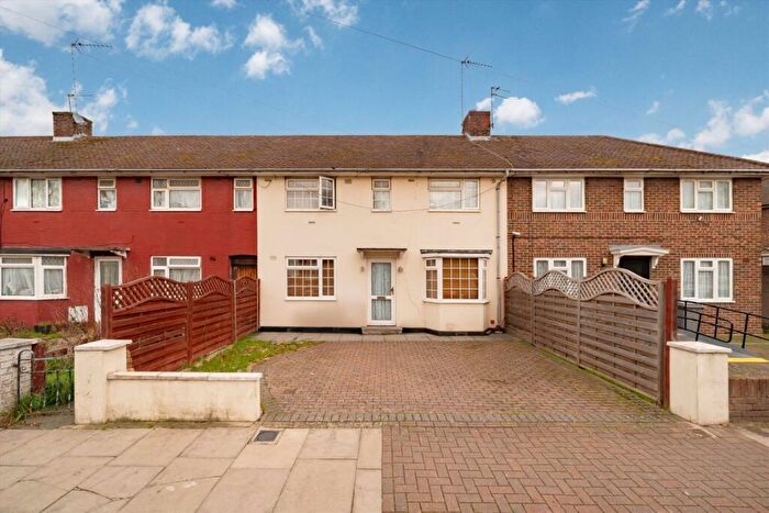 3 Bedroom Terraced House For Sale In Fortune Gate Road, Harlesden, NW10