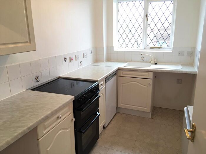2 Bedroom Apartment To Rent In The Carousels, Burton Upon Trent, DE14