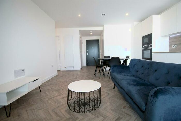 2 Bedroom Apartment To Rent In Skyline Apartments, E3