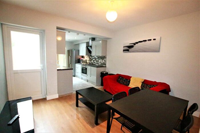 1 Bedroom Terraced House To Rent In Briants Avenue, Reading, RG4
