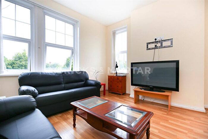 6 Bedroom Flat To Rent In Gosforth Street, Newcastle Upon Tyne, NE2