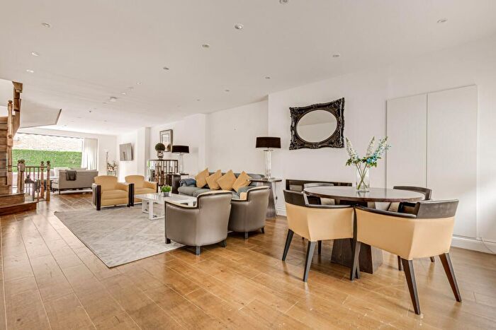 4 Bedroom Terraced House To Rent In Sloane Avenue, Chelsea, SW3