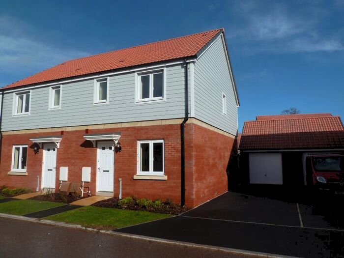 3 Bedroom Semi-Detached House To Rent In Greenacres, EX2