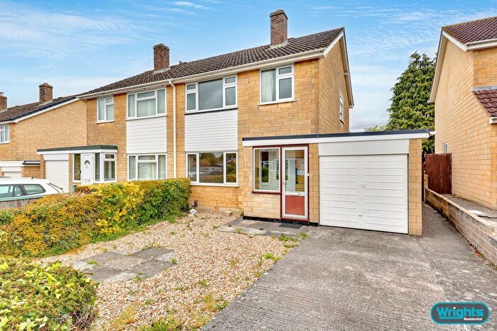 3 Bedroom Semi-Detached House For Sale In Berkeley Road, Trowbridge, BA14