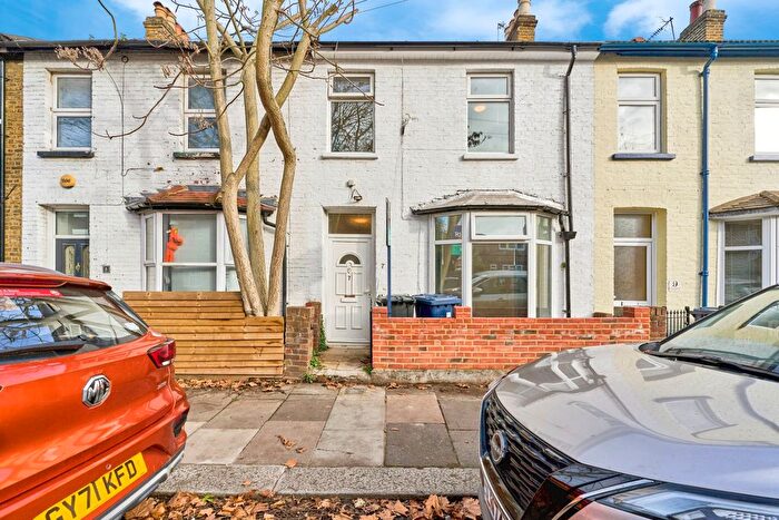 3 Bedroom Terraced House For Sale In Grosvenor Road, London, W7