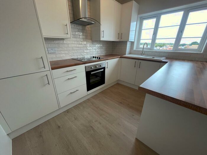 2 Bedroom Flat To Rent In Wimborne Road, Bournemouth, BH9