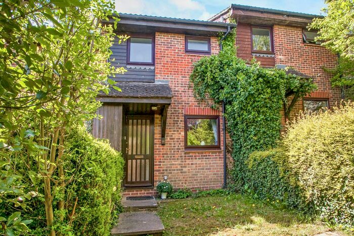 2 Bedroom Terraced House To Rent In Lowden Close, Winchester, SO22