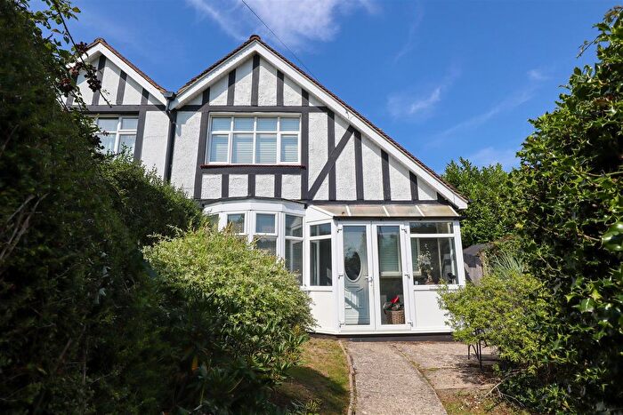 3 Bedroom Semi-detached House For Sale In St. Helens Road, Hastings, TN34